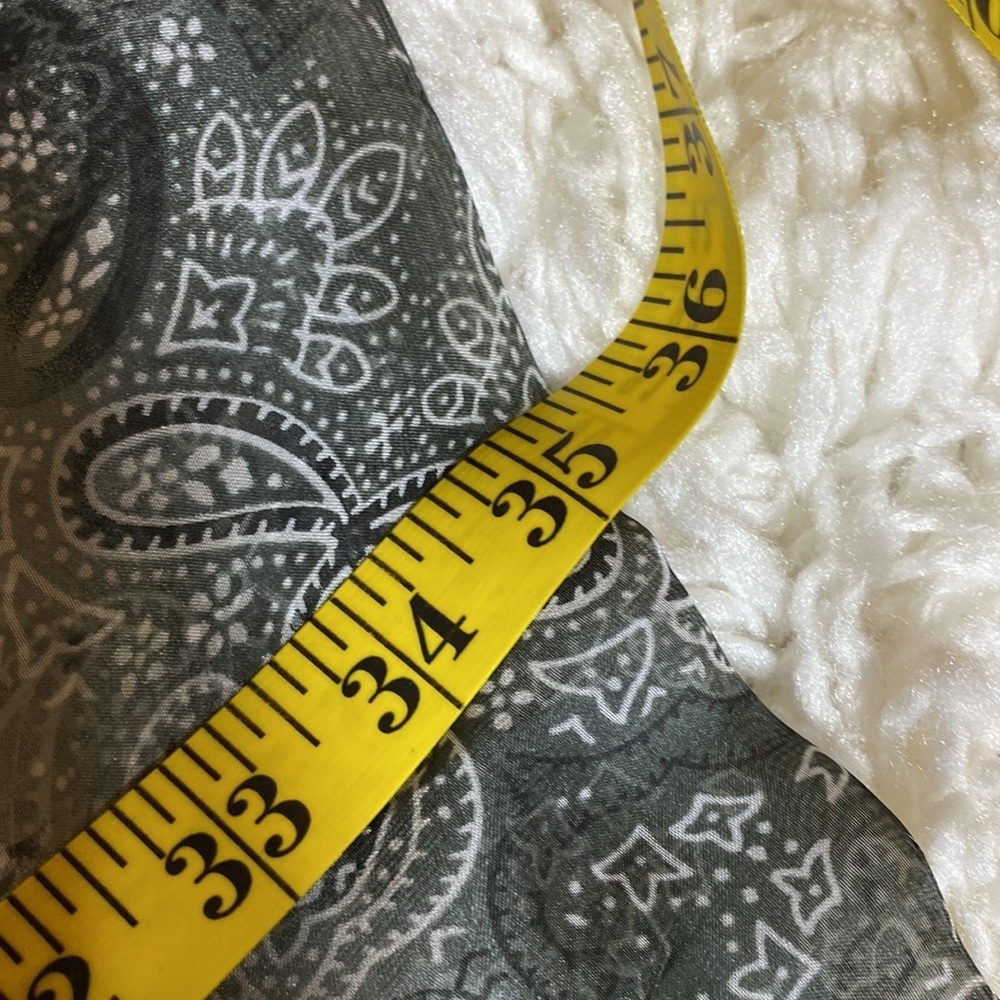BLACK & WHITE PAISLEY SUMMER INFINITY SCARF -  GUC - Picture 2 of 5